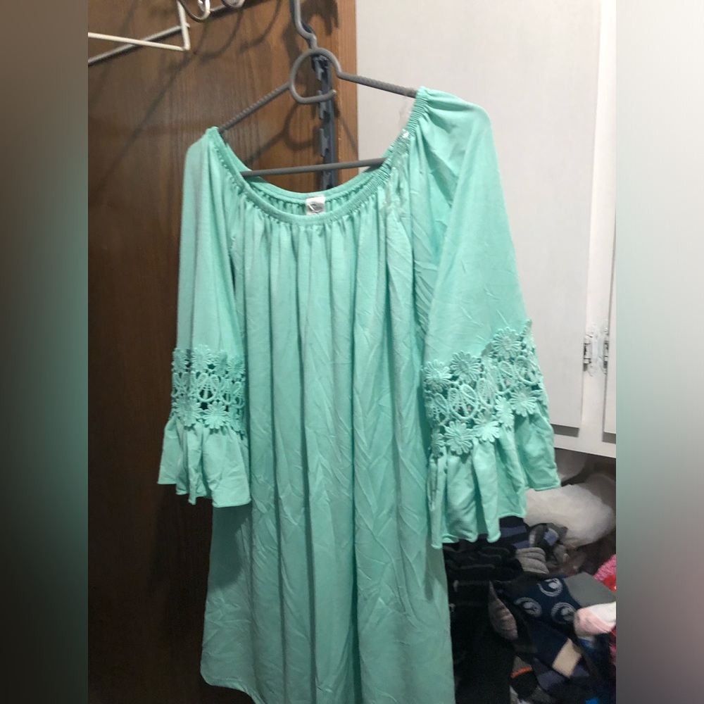 COPY - Win Win Green Off-Shoulder Top with Lace Sleeves- 961 $25 or $20 w/offer
